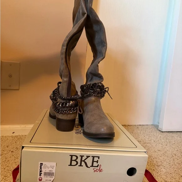 BKE Women's Gray Heeled Boots with Chain Accent - Picture 1 of 1
